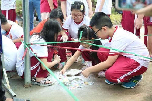 Từ sự việc học sinh nghi ngộ độc ở Hà Nội: Làm gì để an toàn cho trẻ khi dã ngoại?