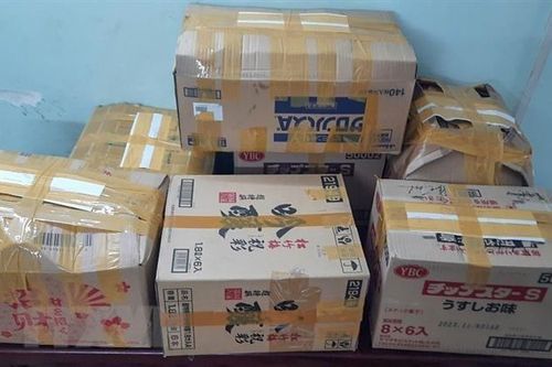 Cần Thơ: Siêu thị bán công khai thực phẩm, rượu ngoại không xuất xứ