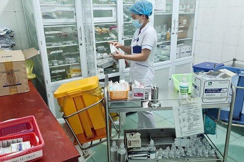 Không để còn tình trạng người bệnh phải đi mua thuốc, vật tư ở ngoài