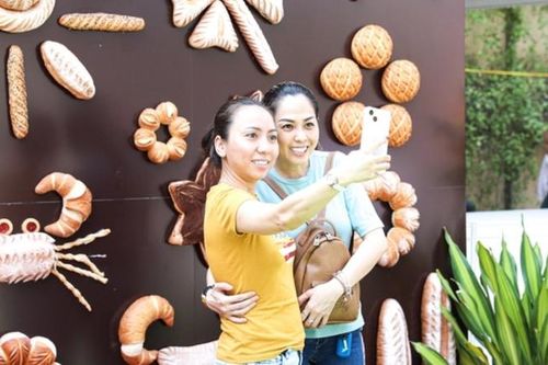 Người dân và du khách tấp nập trải nghiệm Lễ hội bánh mì đầu tiên tại Việt Nam