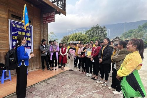 Gần 100 học viên được bồi dưỡng kỹ năng hướng dẫn viên du lịch tại điểm