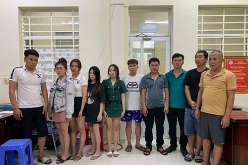 Đột kích căn biệt thự cao cấp ở khu dân cư mới bắt nhóm 'thác loạn' ma túy