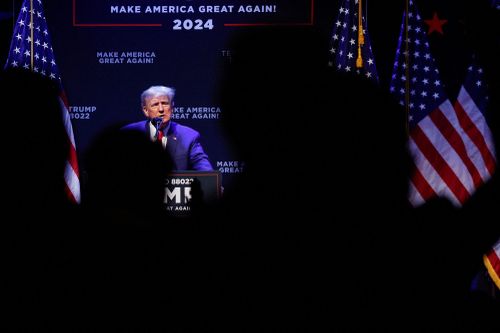 Luật sư Joe Tacopina: Tôi và ông Trump đều bị sốc