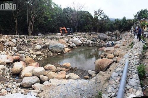 Đà Nẵng: Doanh nghiệp cam kết tháo dỡ vi phạm chặn dòng suối Lương trong 7 ngày