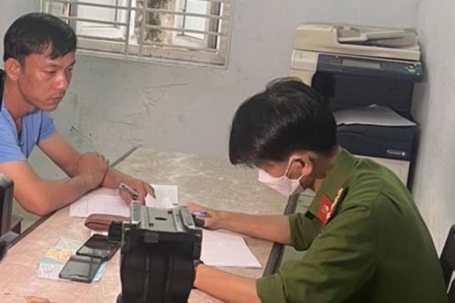 Vận động đối tượng lừa đảo hơn nửa tỷ đồng ra đầu thú