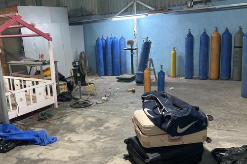 Phát hiện kho chứa khí cười'