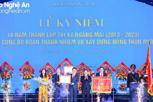 Trọng thể kỷ niệm 10 năm thành lập thị xã Hoàng Mai, công bố hoàn thành nhiệm vụ xây dựng nông thôn mới