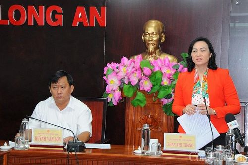 Thứ trưởng Bộ Công Thương Phan Thị Thắng làm việc với tỉnh Long An về phát triển công nghiệp, thương mại