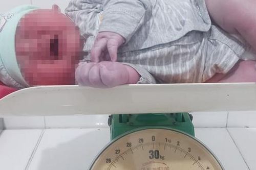 Bé trai chào đời nặng 6kg ở huyện miền núi Hà Tĩnh