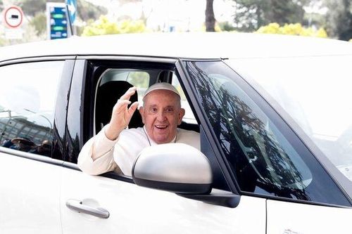 Giáo hoàng Francis: 'Tôi vẫn còn sống'