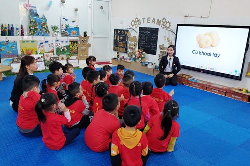 Cô giáo mầm non dùng công nghệ giúp trẻ tăng cường kỹ năng