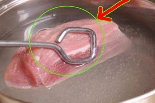 Để có món thịt thơm ngon không hóa chất, hãy chú ý 'làm sạch' thịt lợn với mẹo này