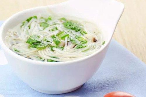 4 loại thực phẩm ít bổ dưỡng mẹ tránh cho bé ăn