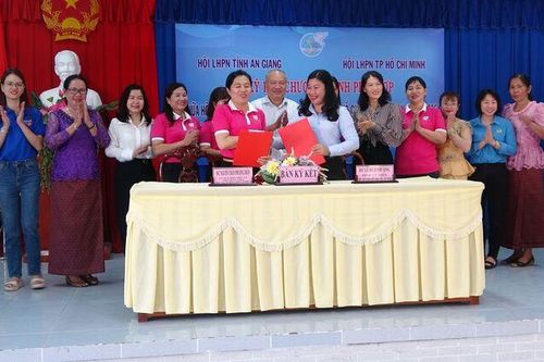 Hội Liên hiệp Phụ nữ tỉnh An Giang và TP. Hồ Chí Minh tăng cường phối hợp