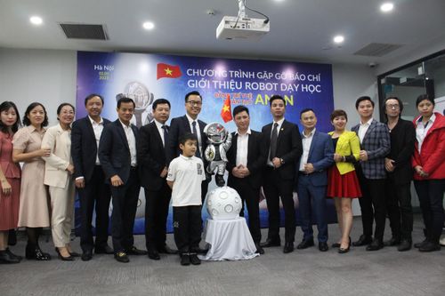 Robot trí tuệ biết giao tiếp có thể dạy kỹ năng sống