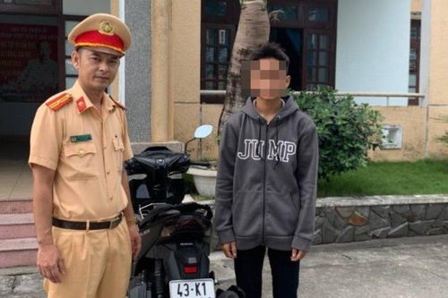 Tự quay clip buông hai tay khi lái xe đổ đèo Hải Vân để đăng TikTok