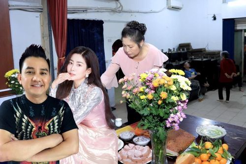 Ấm lòng khoảnh khắc NSND Hồng Vân chuẩn bị đầy đủ mâm cúng, làm lễ giỗ cho Mai Phương – Anh Vũ