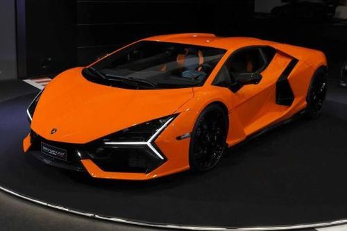 Lamborghini Revuelto ra mắt ấn tượng