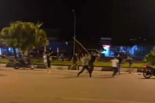 Công an huyện Thường Tín trấn áp 2 nhóm thanh thiếu niên mang 'hỗn chiến'
