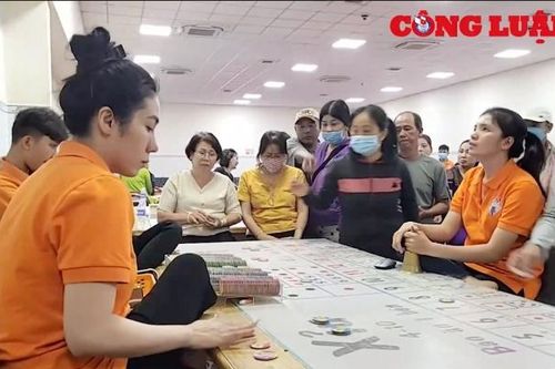 'Chợ' cờ bạc ven đô: Đứng sau những sòng bạc này là ai?