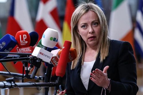 Italia đưa ra dự luật cấm ngôn ngữ nước ngoài trong giao tiếp chính thức