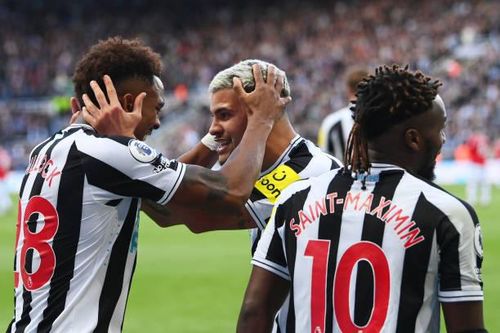 Thua Newcastle 0-2, M.U bật bãi khỏi Top 3