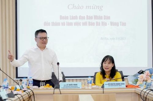 Chia sẻ kinh nghiệm để các cơ quan báo chí địa phương làm báo hiện đại, đáp ứng chuyển đổi số