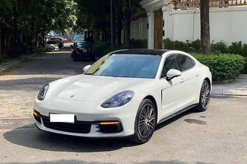 Cầm lái xe Porsche của bạn cùng về quê, xe hỏng giờ tôi có phải đền?