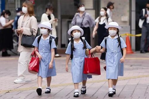 Cơ hội 'cuối cùng' cho Nhật đảo ngược tỷ lệ sinh thấp kỷ lục