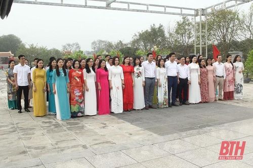 Dâng hương nhân kỷ niệm 58 năm Hàm Rồng chiến thắng