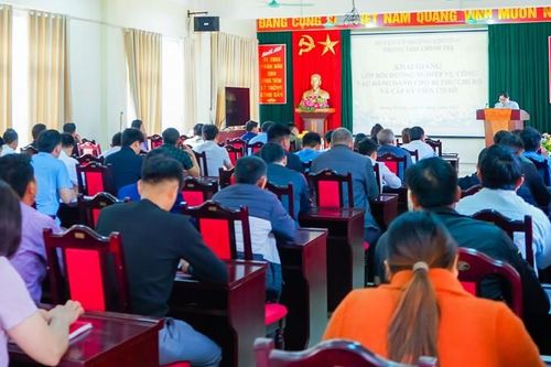Mường Khương: Hơn 100 người được bồi dưỡng nghiệp vụ công tác đảng
