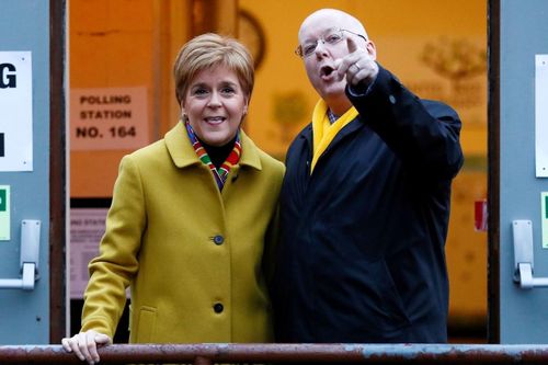 Chồng của cựu thủ hiến Scotland bị bắt