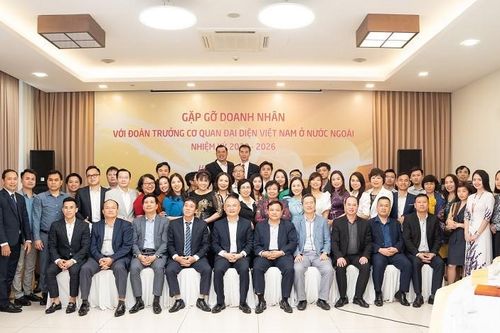 Đoàn Đại sứ, Trưởng cơ quan đại diện gặp gỡ 40 doanh nghiệp tiêu biểu khu vực Bắc – Trung – Nam