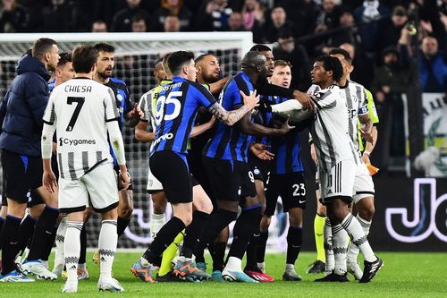 Lukaku ghi bàn phút 95, Inter thoát thua Juventus sau 'cơn mưa' thẻ đỏ