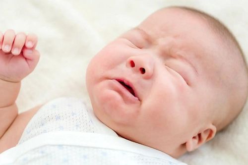 Singapore: Người giúp việc đi tù vì cắn tay bé 14 tháng không chịu ngủ