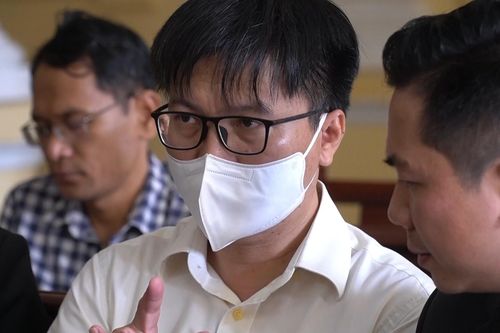 Cựu giám đốc nói 'không có động cơ làm sai' trong vụ cháy chung cư Carina