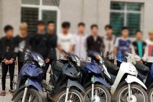 Bắt nhóm thiếu niên mang hung khí đi đánh nhau trong đêm