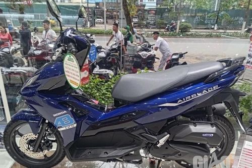 Honda Air Blade khan hàng nhưng vẫn giảm giá bán