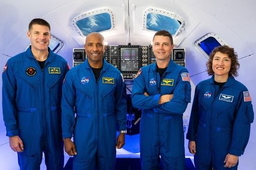 NASA: 1 phụ nữ và 1 người da đen đầu tiên sẽ bay tới Mặt trăng trong năm 2024