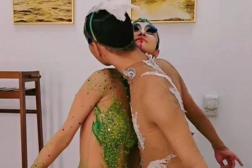Biên đạo múa Việt nói về điệu nhảy chim công bị chỉ trích gợi dục