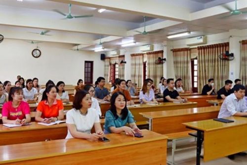 Thị xã Sơn Tây bồi dưỡng lý luận chính trị cho hơn 50 đảng viên mới