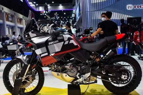 Ducati DesertX 2023 trình làng phiên bản màu đặc biệt mang tên RR22