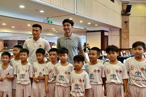 Bùi Tiến Dũng mong 10 năm nữa có thêm nhiều Đoàn Văn Hậu