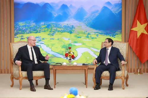Thủ tướng Phạm Minh Chính tiếp Phó Thủ tướng Nga Dmitry Chernyshenko