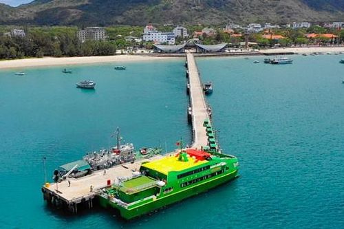 Bến cảng tàu khách Côn Đảo đón tàu cao tốc đầu tiên cập bến