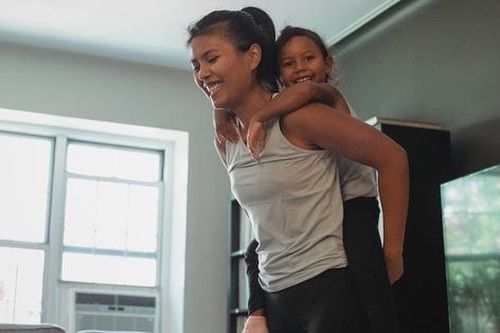5 câu ba mẹ nói lúc tức giận sẽ làm con tổn thương