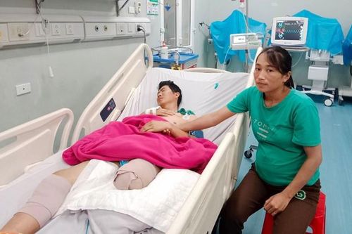 Hoàn cảnh đáng thương của nạn nhân bị cắt cụt chân trong vụ nổ kinh hoàng ở Nghệ An