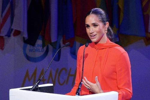 Tranh cãi nổ ra khi Meghan Markle nhận được giải thưởng vinh danh