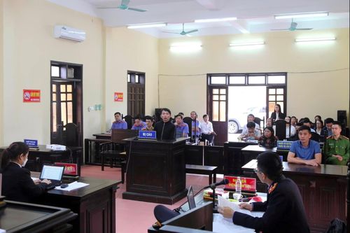 Làm giàu bất chấp, bị cáo gắn nửa đời mình với những tháng năm tù tội