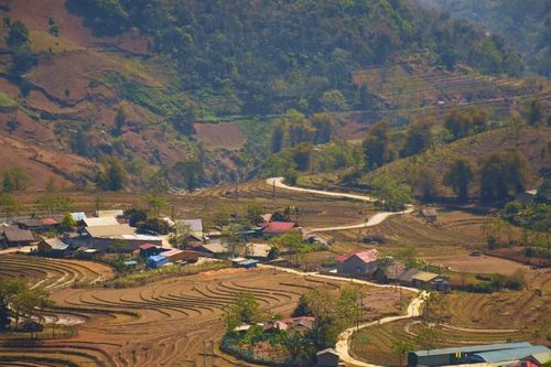 Phong trào làm đường giao thông nông thôn ngày càng lan tỏa